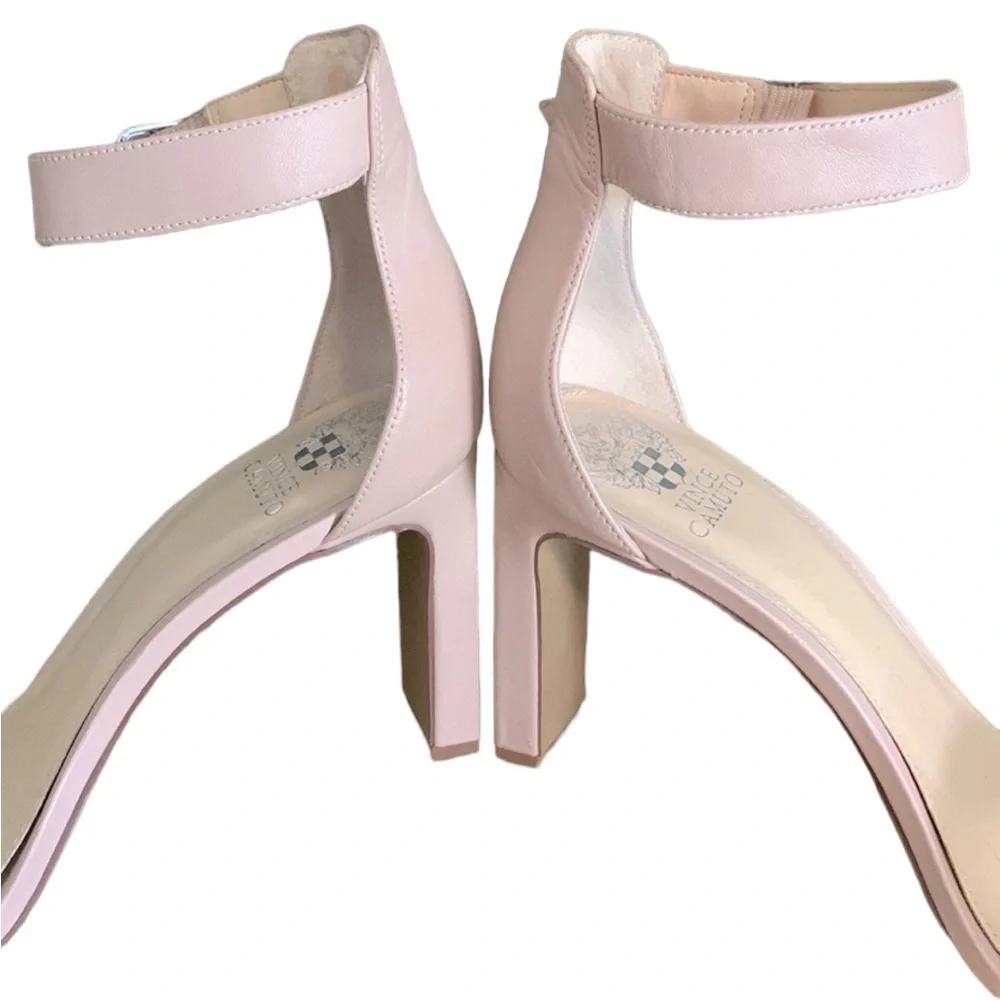 Vince Camuto Bendiva Nude Leather Ankle Strap Block Heels Size‎ 10